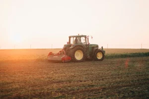 Your tractor ad with a premium package - adnow.